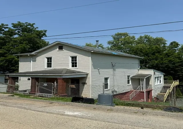 2nd image of 1102 Oakland Ave, Charleroi Boro, PA 15022 | MLS# 1766746
