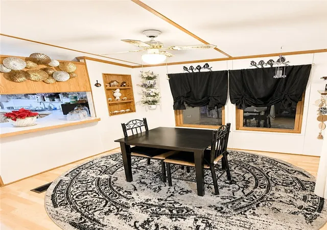 4th image of 31 Oakview Dr, South Beaver Twp, PA 15010 | MLS# 1766475