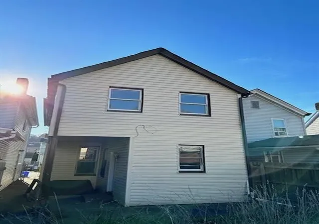 2nd image of 513 7th Ave, New Brighton, PA 15066 | MLS# 1766754