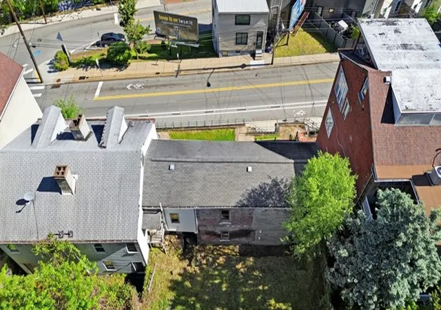 3rd image of 1908 S 18Th St, Pittsburgh, PA 15203 | MLS# 1766759