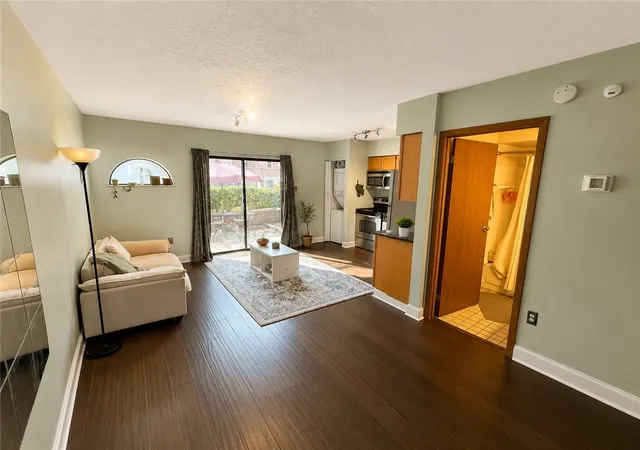 2nd image of 3222 Kennett Sq, Oakland, PA 15213 | MLS# 1766776