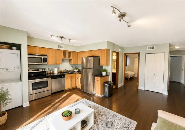 3rd image of 3222 Kennett Sq, Oakland, PA 15213 | MLS# 1766776
