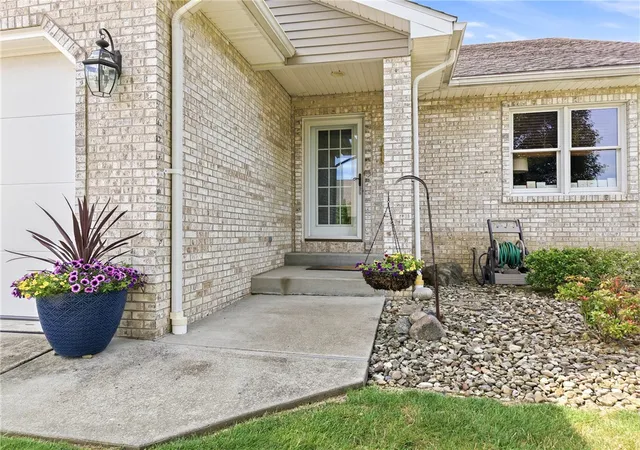 2nd image of 673 Chesapeake Ct, Hermitage, PA 16148 | MLS# 1766589
