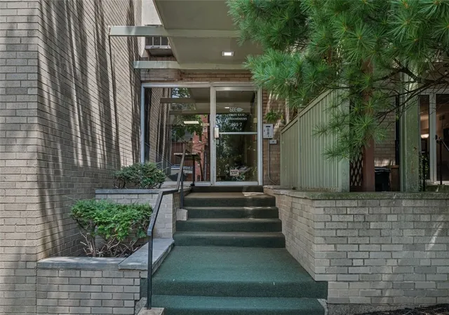 2nd image of 605 Shady Ave #A-5, Shadyside, PA 15206 | MLS# 1766637