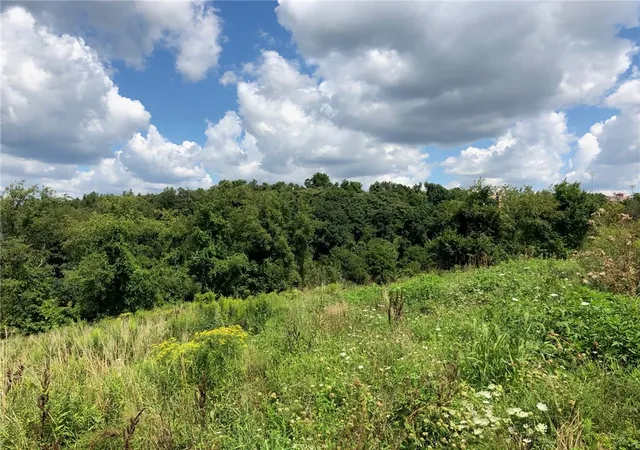 5th image of 4010 Shenandoah Dr, Clairton, PA 15025 | MLS# 1766830