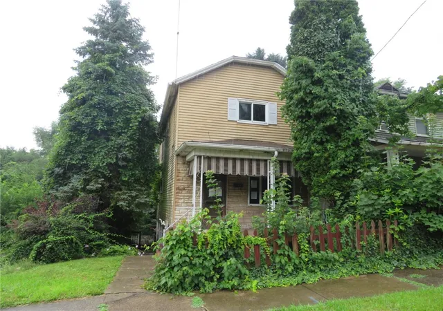 1st image of 424 Ohio Ave, Midland, PA 15059 | MLS# 1766828