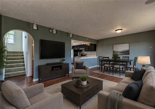 2nd image of 149 Mountain Dr, Carnegie, PA 15106 | MLS# 1766850