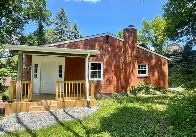 3rd image of 1016 Weber St, Wilkinsburg, PA 15221 | MLS# 1766538