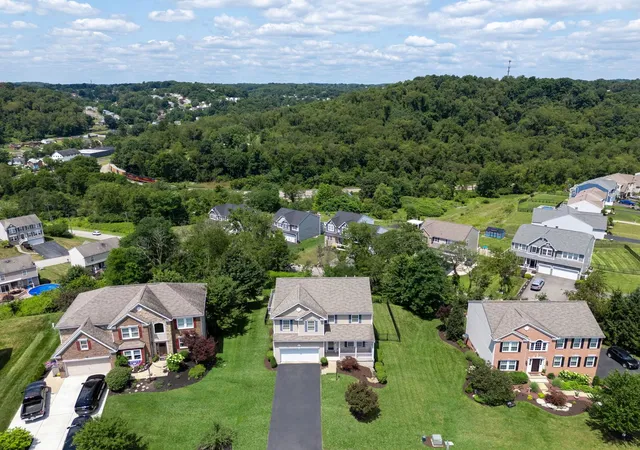 3rd image of 204 Pointer Dr, Jefferson Hills, PA 15025 | MLS# 1766942