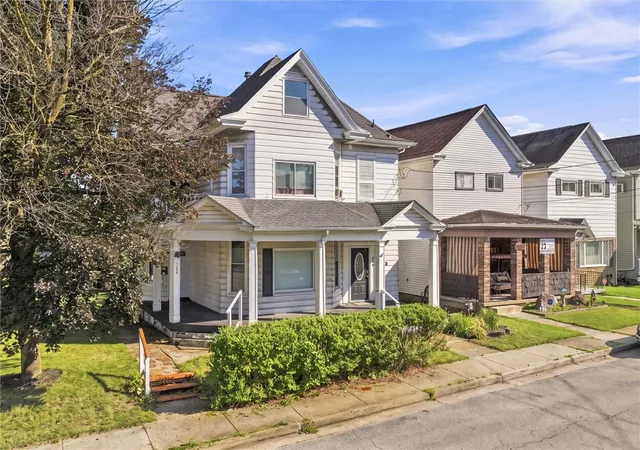 3rd image of 306 N 1St St, Jeannette, PA 15644 | MLS# 1766778