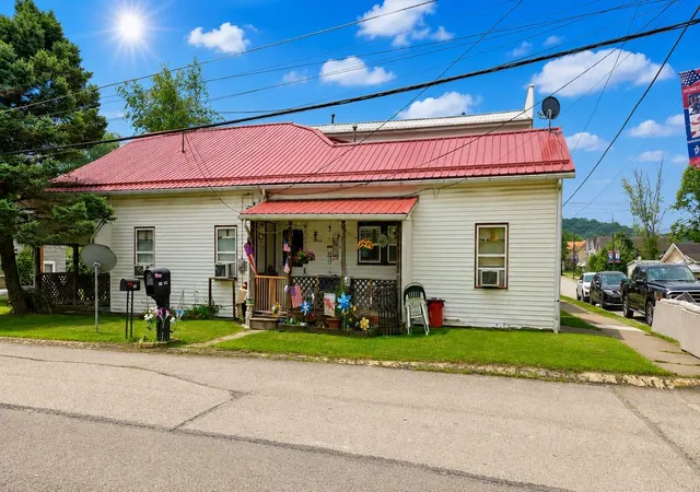 2nd image of 322 Indiana Avenue, Avonmore, PA 15618 | MLS# 1766978
