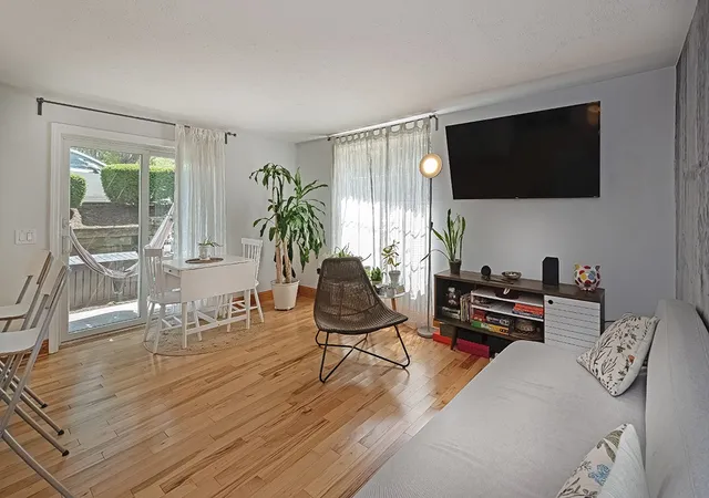 Photo 2 of Condo for sale at 3266 Ward St #4, Oakland, PA 15213 | MLS# 1766570 | Listing updated on 2026-08-04