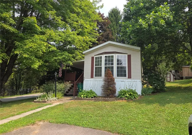 Photo 3 of Manufactured home for sale at 214 Baxter Ln, Center Twp, PA 16001 | MLS# 1767035 | Listing updated on 2026-08-31
