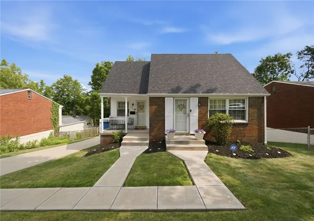 1st image of 208 Parkedge Rd, Green Tree, PA 15220 | MLS# 1766984