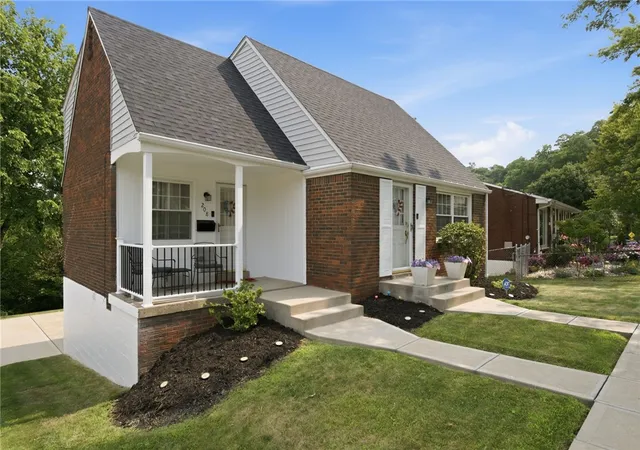 2nd image of 208 Parkedge Rd, Green Tree, PA 15220 | MLS# 1766984