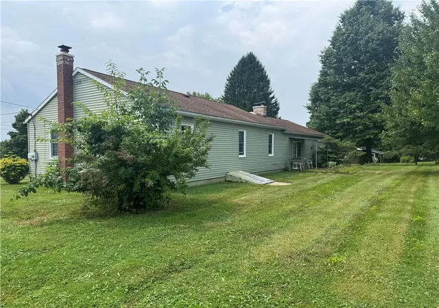 image of 427 Ridgelawn Ave, Neshannock Twp, PA 16105 | MLS# 1767004