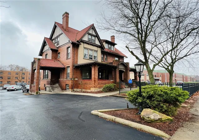 2nd image of 314 E Lincoln Ave, New Castle, PA 16105 | MLS# 1766921