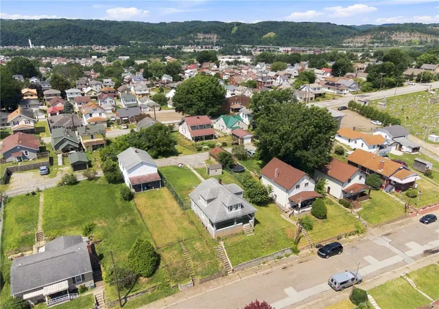 33rd image of 1829 Rebecca St, New Kensington, PA 15068 | MLS# 1766900
