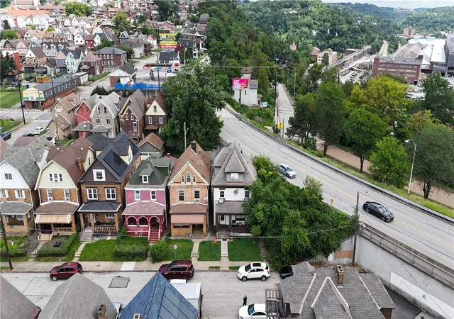 3rd image of 615 Sunnyside Ave, East Mc Keesport, PA 15112 | MLS# 1767099