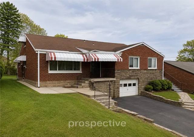 2nd image of 1833 Greentree Rd, Scott Twp, PA 15220 | MLS# 1766827