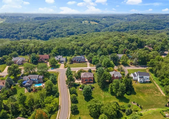2nd image of 1689 Sturbridge Dr, Franklin Park, PA 15143 | MLS# 1767125