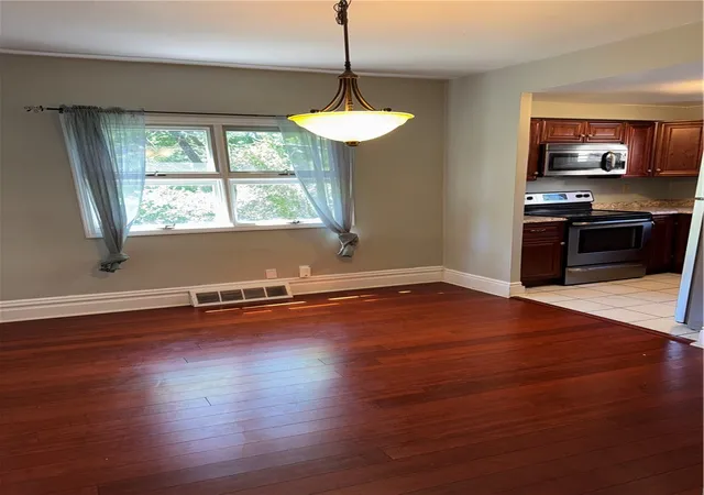 4th image of 49 Sterling St, Carson, PA 15203 | MLS# 1766904