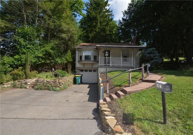 2nd image of 2425 Hampton Ave, Allison Park, PA 15101 | MLS# 1767143