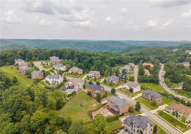 47th image of 9807 Sumner Dr, Mc Candless, PA 15101 | MLS# 1767073