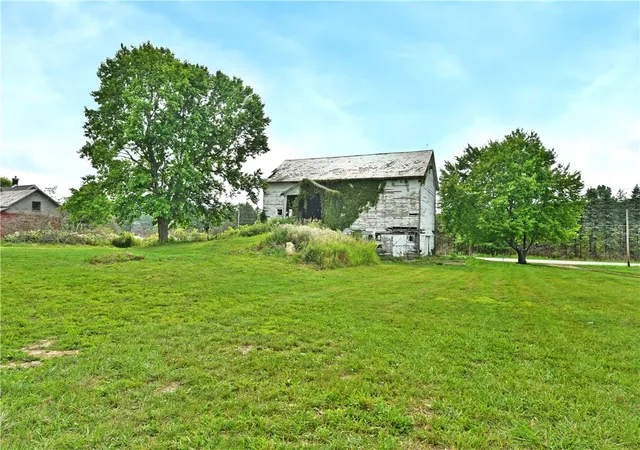 48th image of 1952 Perry Hwy, Fredonia, PA 16124 | MLS# 1767198