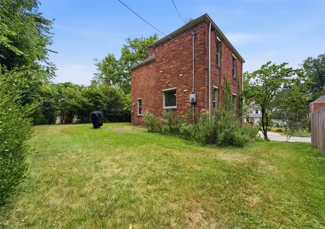 36th image of 323 Constitution Dr, Pleasant Hills, PA 15236 | MLS# 1766812