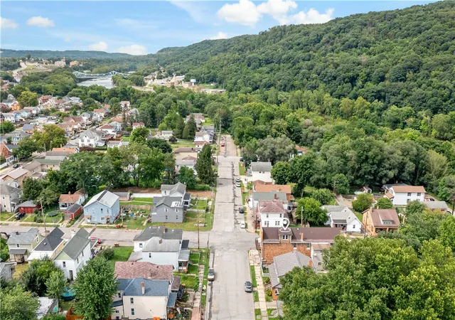32nd image of 1526 2nd Ave, Beaver Falls, PA 15010 | MLS# 1766531