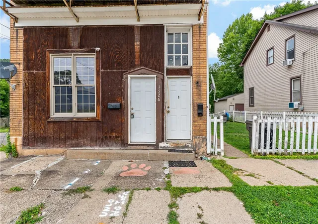 3rd image of 1526 2Nd Ave, Beaver Falls, PA 15010 | MLS# 1766531
