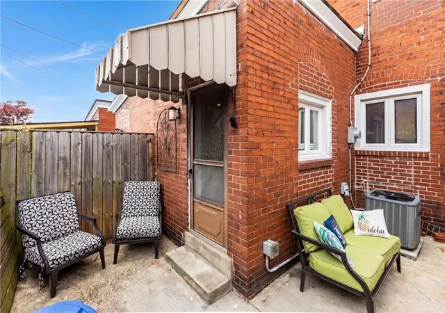 2nd image of 5276 Holmes St, Lawrenceville, PA 15201 | MLS# 1767212