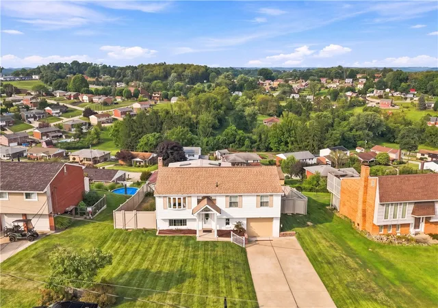 4th image of 422 Highland Dr, Elizabeth Twp/boro, PA 15037 | MLS# 1767220