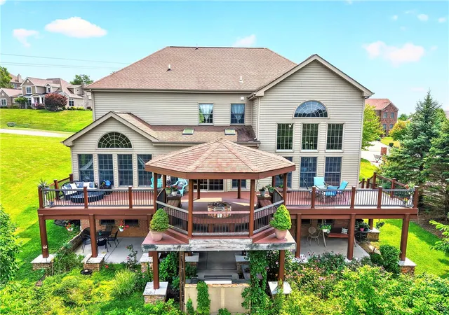 Photo 4 of Single family home for sale at 2042 Sterling Dr, South Fayette, PA 15057 | MLS# 1766914 | Listing updated on 2026-08-31