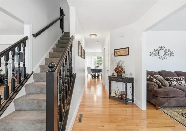 Photo 3 of Single family home for sale at 5020 Stags Leap Ln, Moon/crescent Twp, PA 15108 | MLS# 1767218 | Listing updated on 2026-08-04