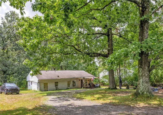 3rd image of 125 Aiken Ln, Adams Twp, PA 16046 | MLS# 1766410