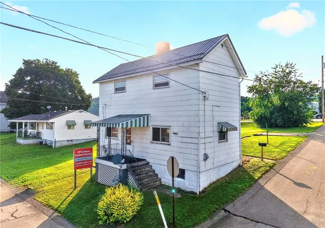 2nd image of 698 High Street, California, PA 15419 | MLS# 1767288