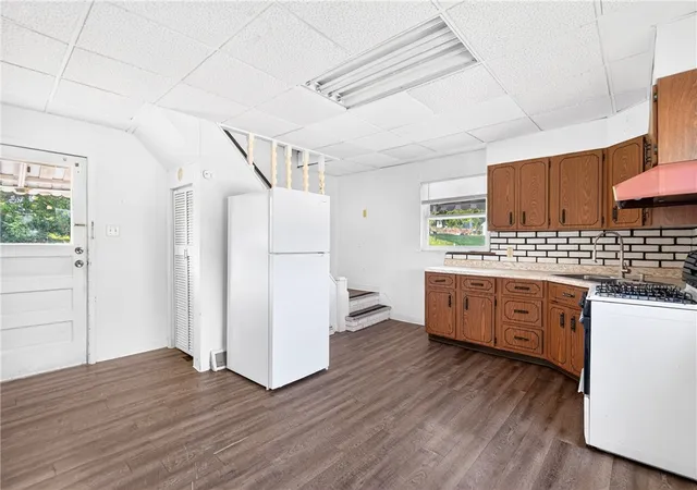3rd image of 698 High Street, California, PA 15419 | MLS# 1767288