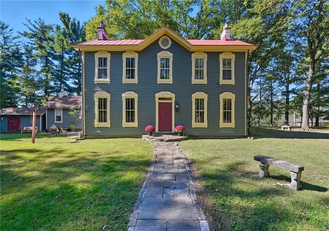 1st image of 2535 Fife Dr, Upper St Clair, PA 15241 | MLS# 1767291