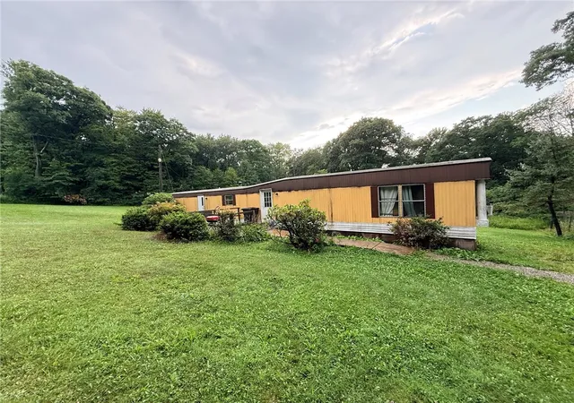 Photo 3 of Manufactured home for sale at 297 Steyer Rd, Stewart Twp, PA 15464 | MLS# 1767297 | Listing updated on 2026-07-30