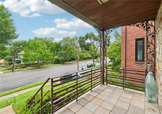 Photo 3 of Sale Pending at 5442 Beacon St, Squirrel Hill, PA 15217 | MLS# 1767076 | Listing updated on 2026-08-02