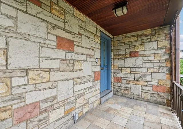 Photo 5 of Sale Pending at 5442 Beacon St, Squirrel Hill, PA 15217 | MLS# 1767076 | Listing updated on 2026-08-02