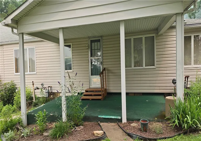 3rd image of 354 N Ben Franklin Rd, White Twp, PA 15701 | MLS# 1767015