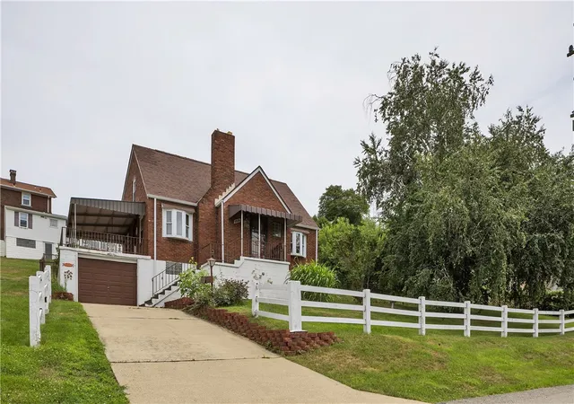 Photo 2 of Single family home for sale at 1119 Scorer St, Lincoln Place, PA 15207 | MLS# 1766801 | Listing updated on 2026-08-01