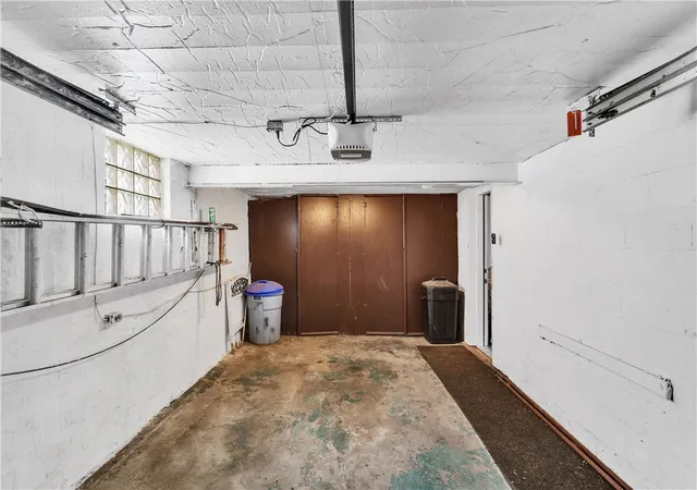 Photo 34 of Single family home for sale at 1119 Scorer St, Lincoln Place, PA 15207 | MLS# 1766801 | Listing updated on 2026-08-01