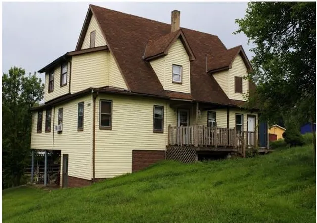 1st image of 1080 Idaho, City Of Washington, PA 15301 | MLS# 1767341