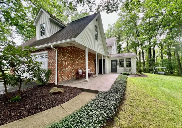 4th image of 297 Lake Rd, Washington Twp, PA 16156 | MLS# 1767348