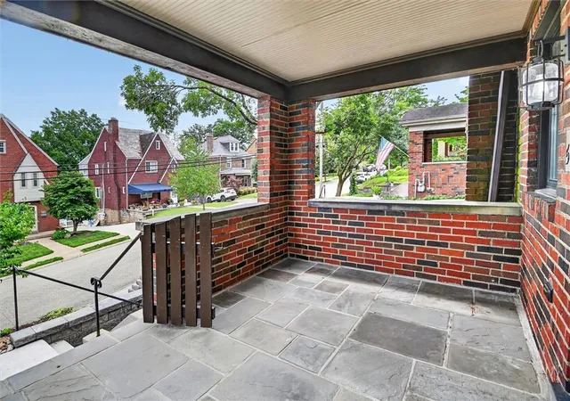 Photo 3 of Sale Pending at 529 Hillcrest Pl, Mt Lebanon, PA 15216 | MLS# 1767284 | Listing updated on 2026-08-03