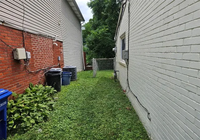 Photo 3 of Single family home for sale at 1374 Terrace St, Bridgeville, PA 15017 | MLS# 1767398 | Listing updated on 2026-08-04